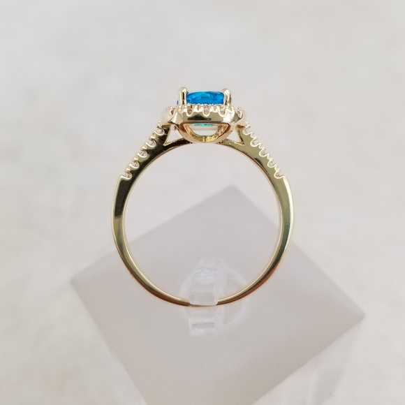 18k Topaz Ring - Picture 5 of 8